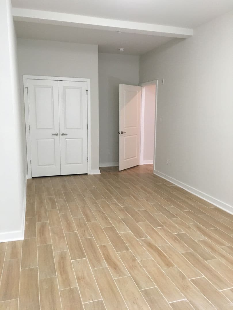 Philadelphia Apartment: 2021 N Front St