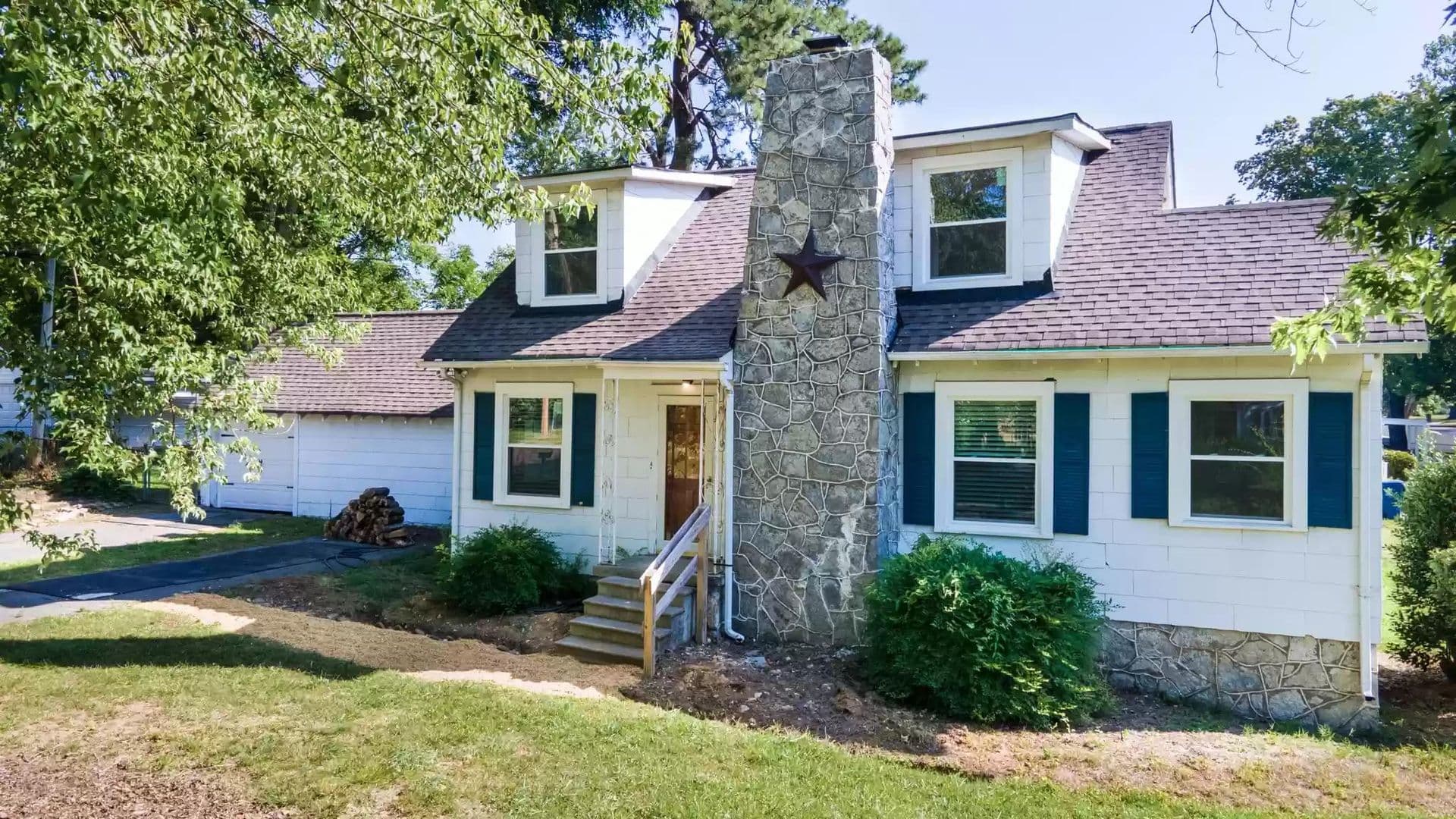 Chattanooga House: 126 Hunt Ave