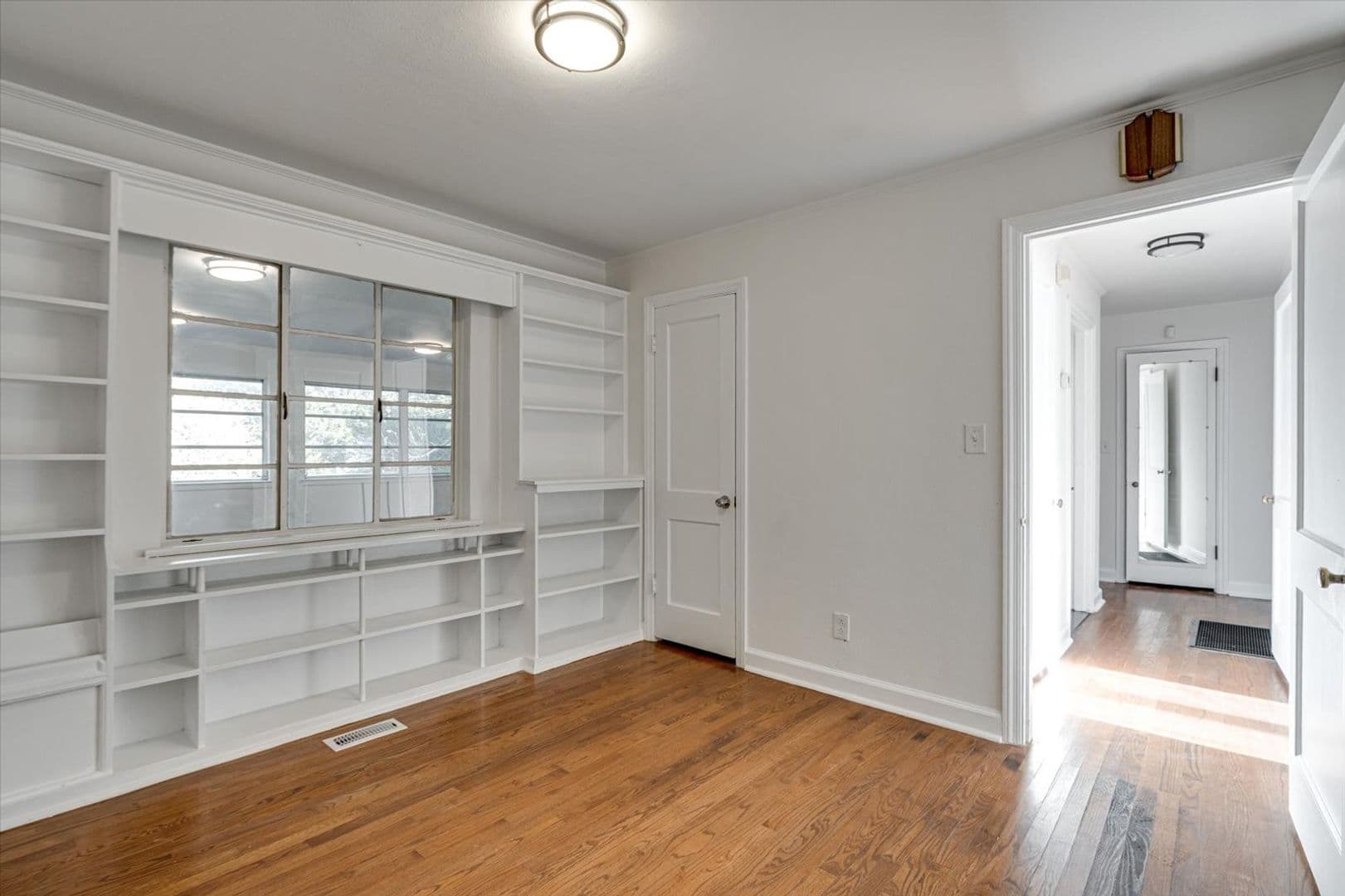 Chattanooga House: 721 Shady Dr