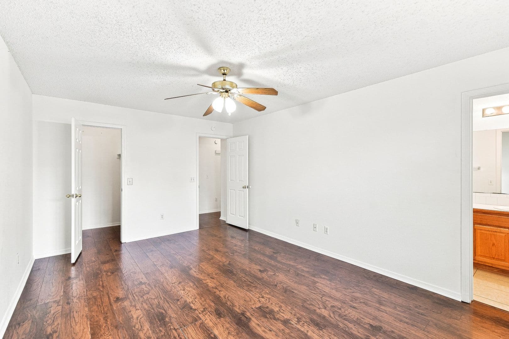 Fayetteville House: 4278 W Patrick St