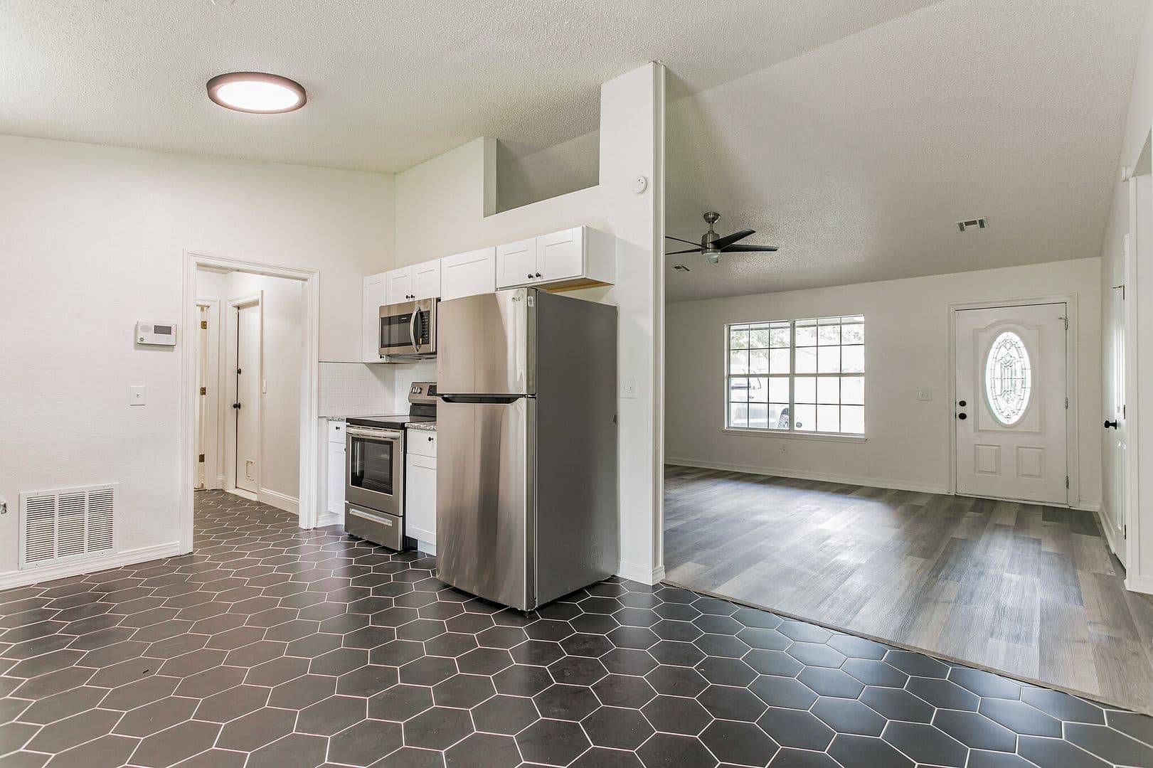Fayetteville House: 1435 N Lonesome Dove Dr