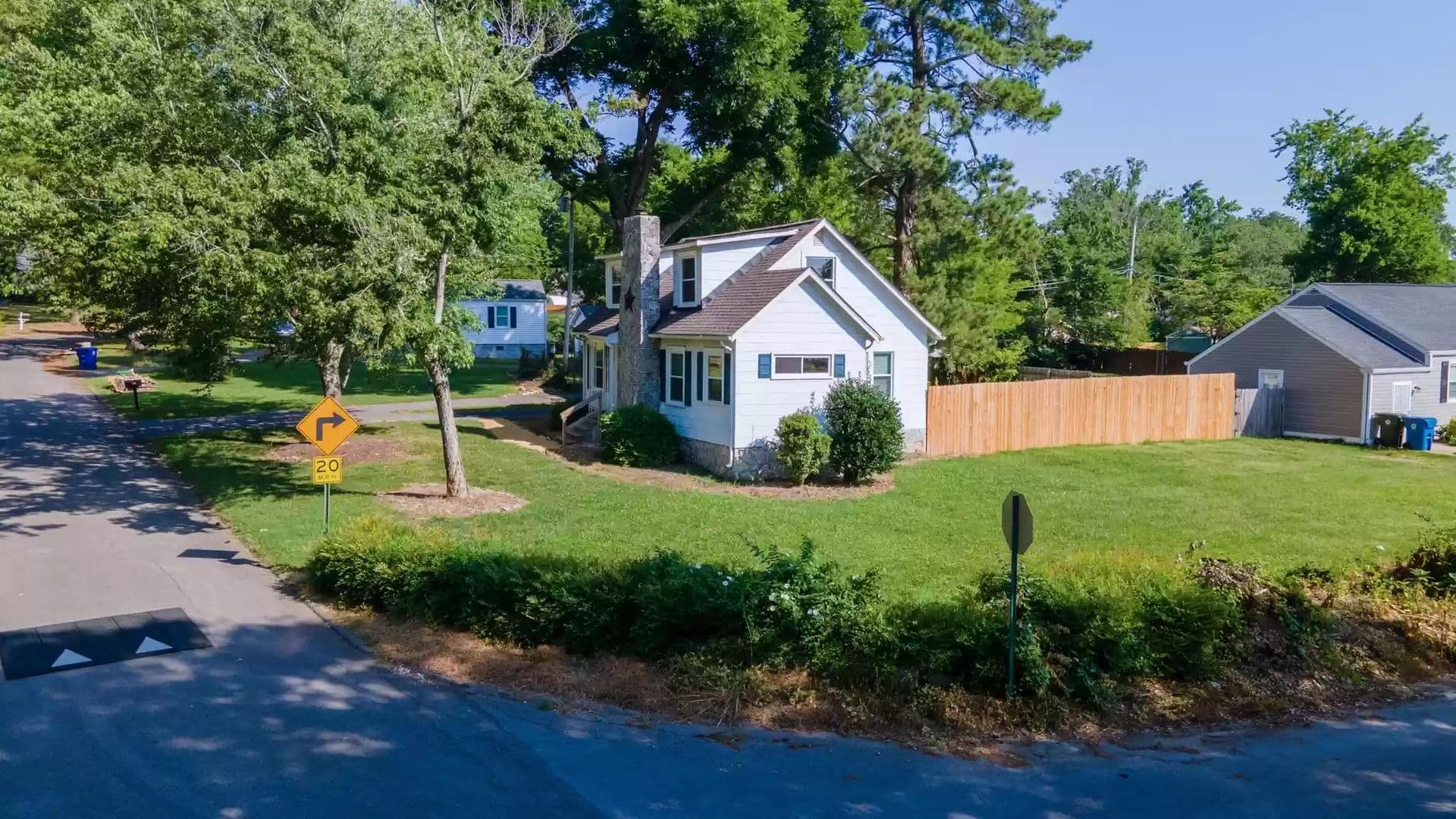 Chattanooga House: 126 Hunt Ave
