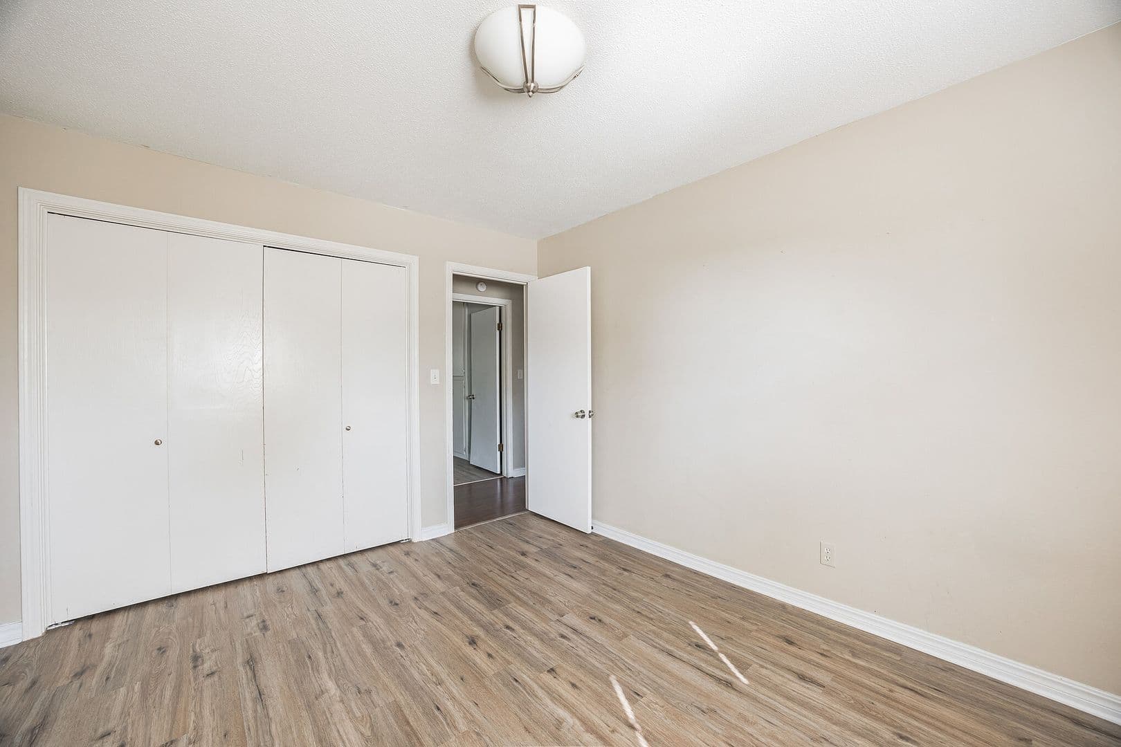 Fayetteville House: 2810 W Mount Comfort Rd