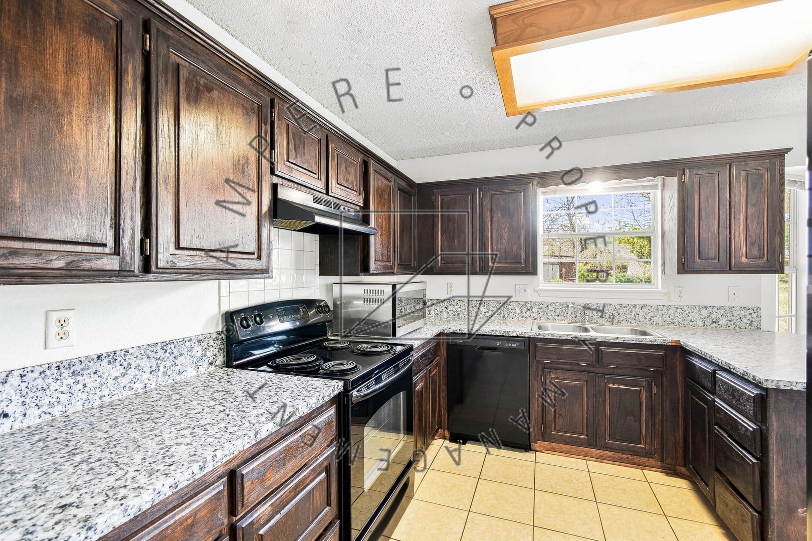 Fayetteville House: 4278 W Patrick St