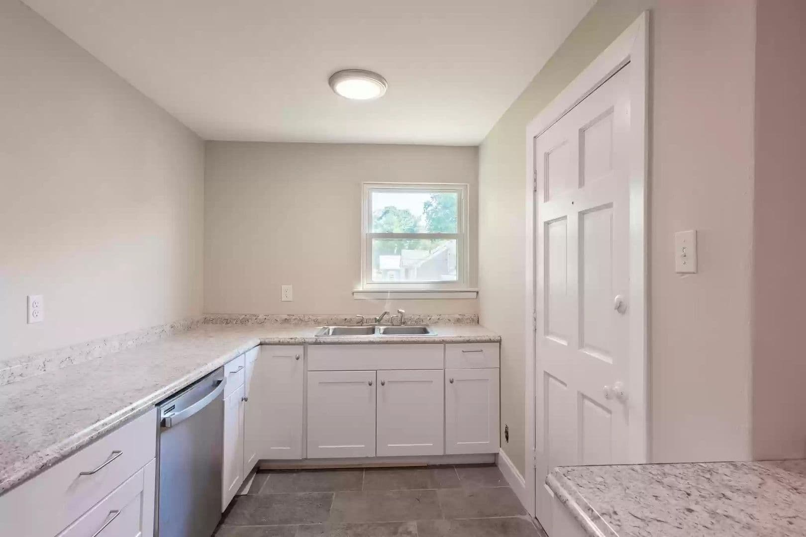 Chattanooga House: 126 Hunt Ave