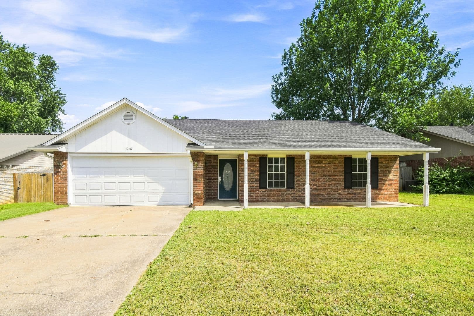 Fayetteville House: 4278 W Patrick St