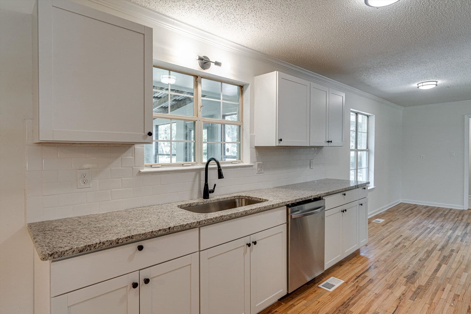 Hixson House: 4736 Adams Rd