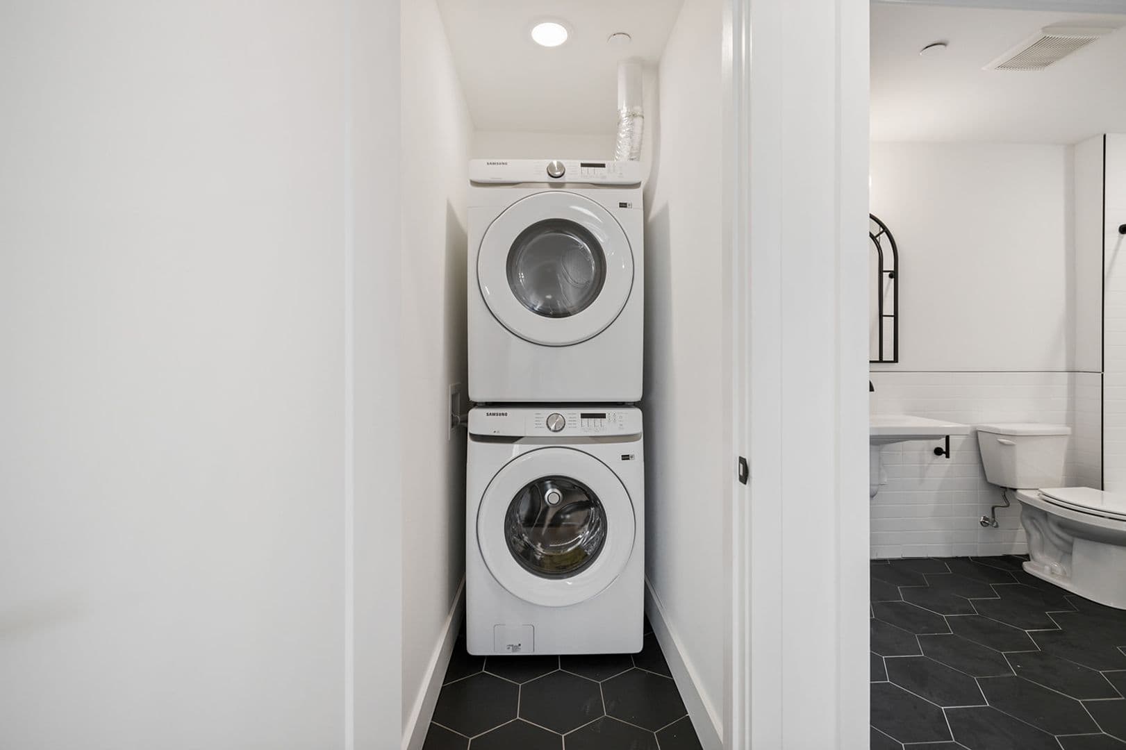 Philadelphia Apartment: 2370 Jasper st