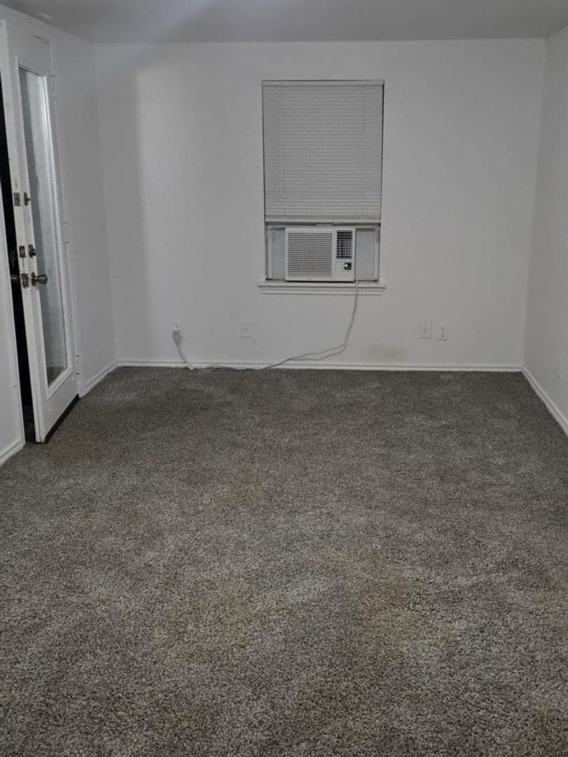 Whitney Apartment: 316 Bush Dr