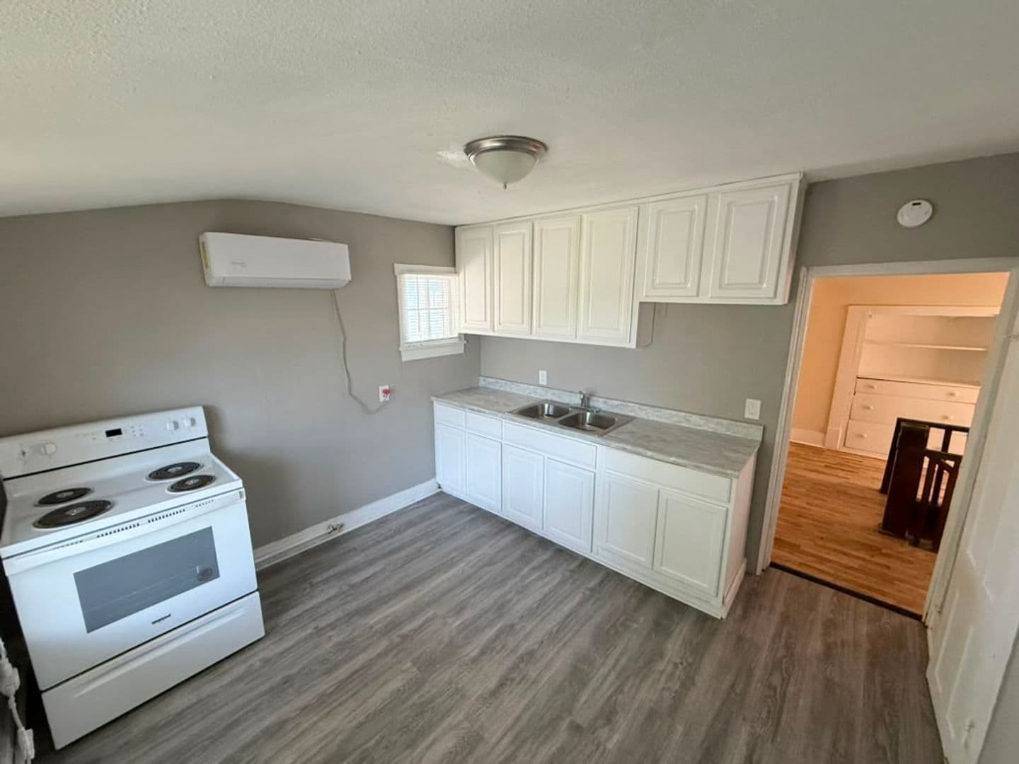 Denison Apartment: 505 W Morgan St