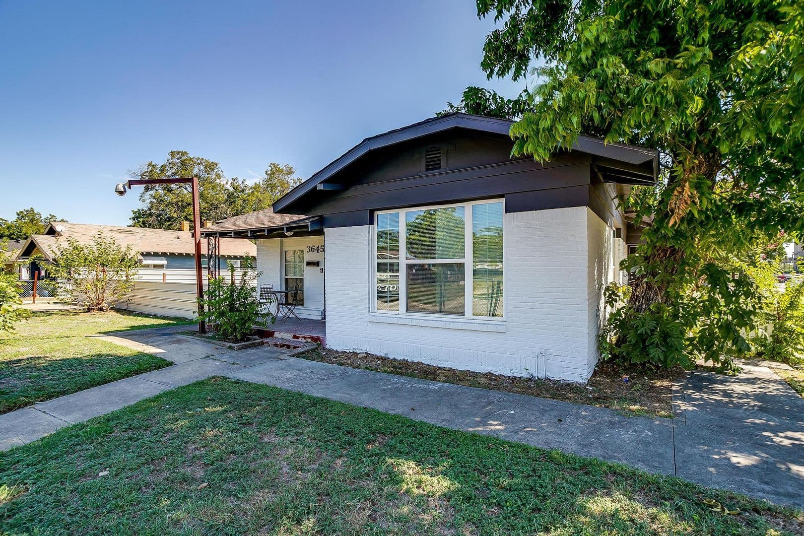 Fort Worth House: 3645 Travis Ave