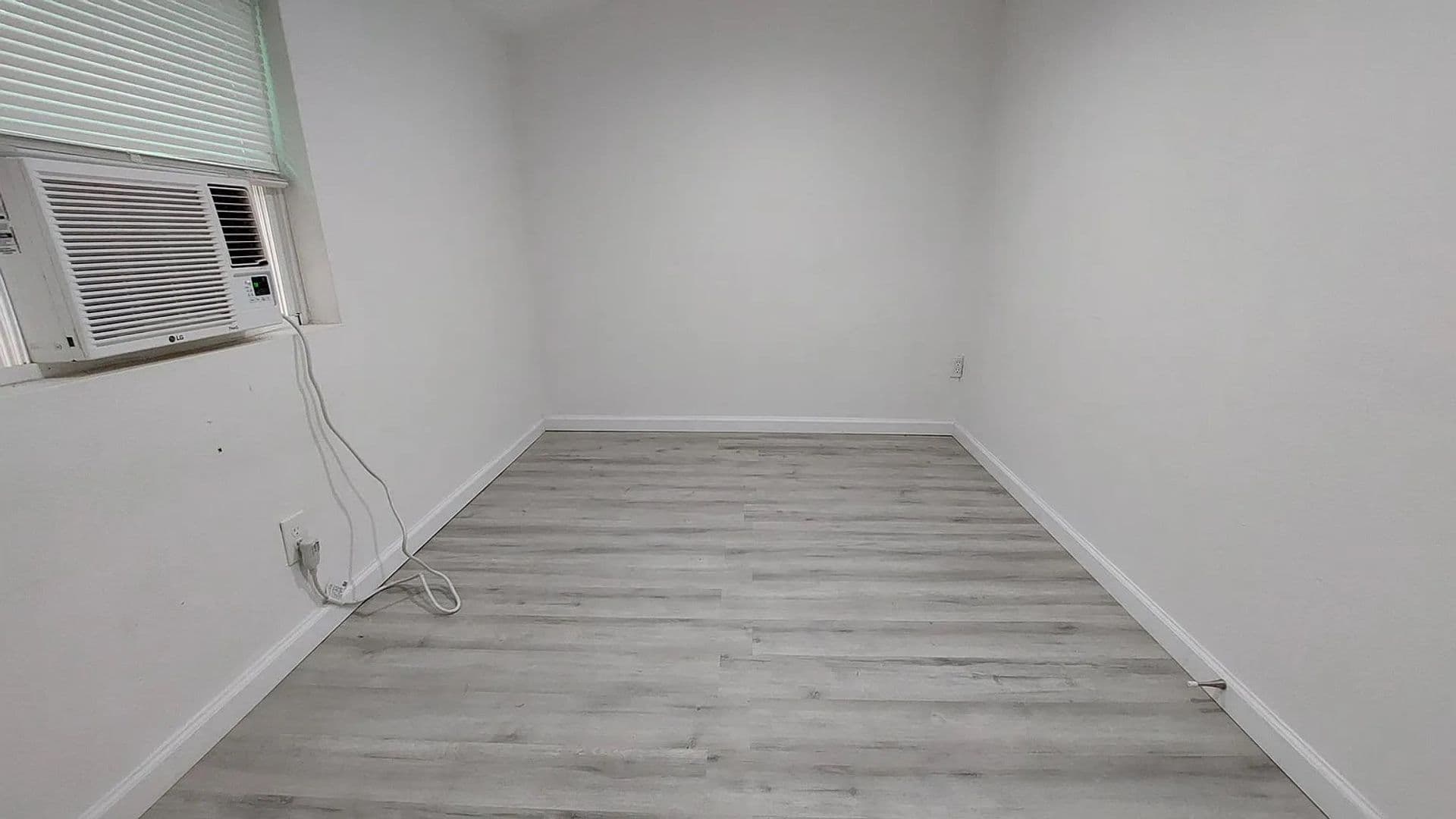 Greenville Apartment: 2105 Walnut st