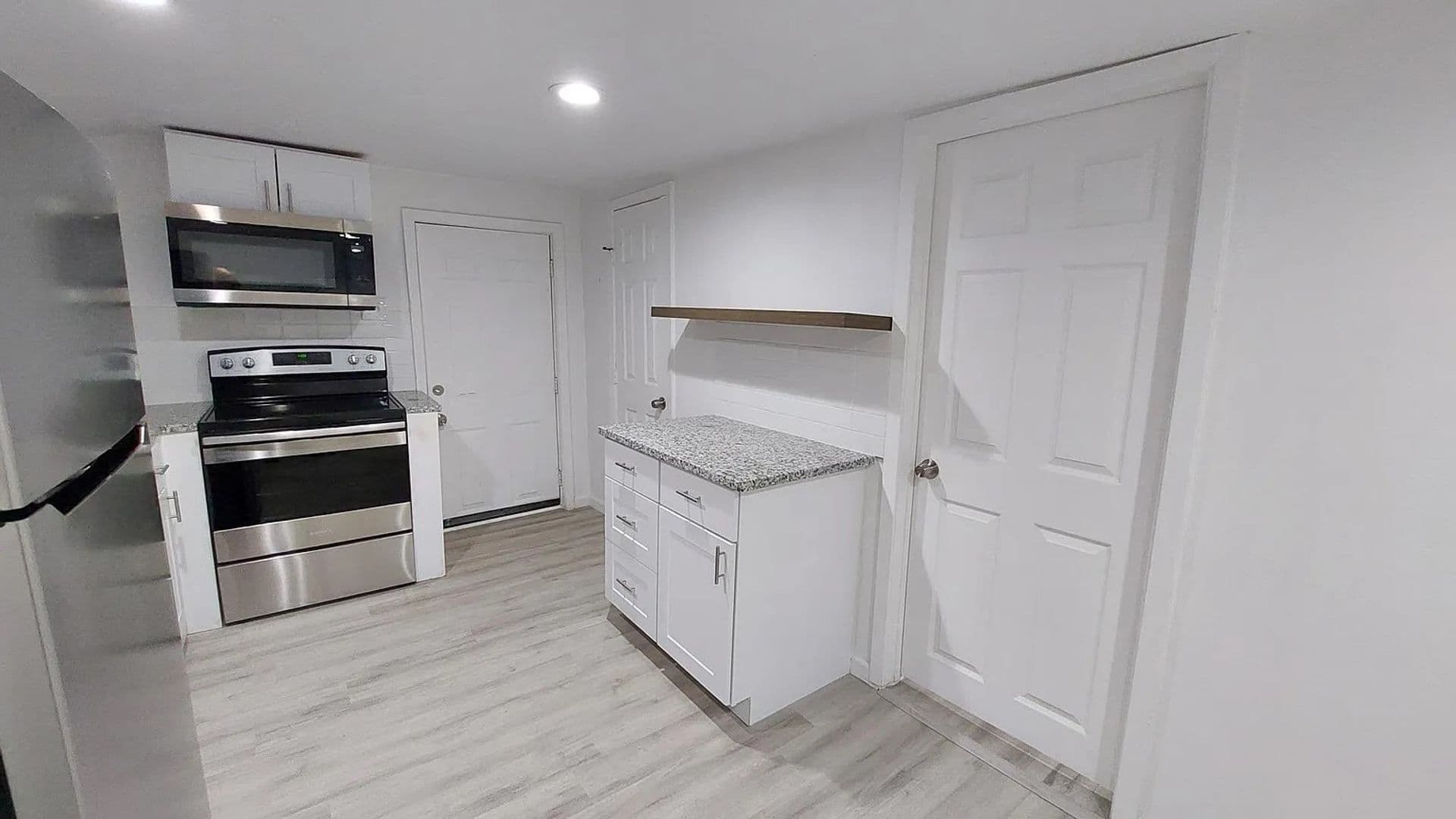 Greenville Apartment: 2105 Walnut st