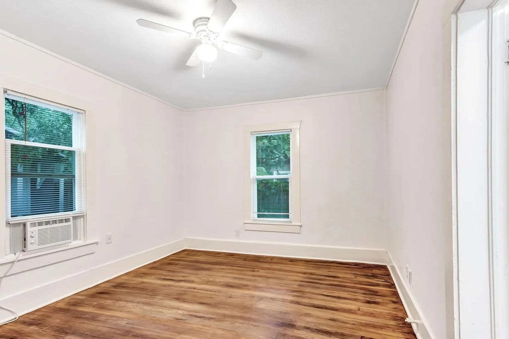 Denison Apartment: 425 East Sears Street, Denison, Texas 75021
