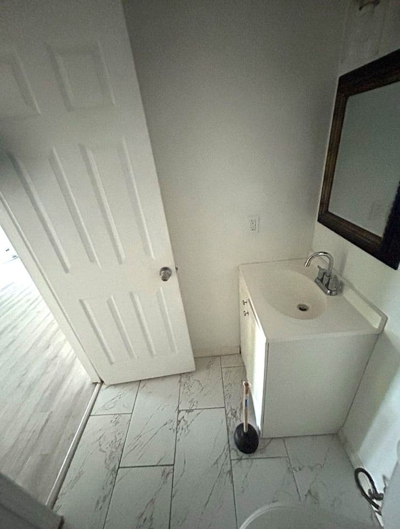 Commerce Apartment: 302 MLK Dr.