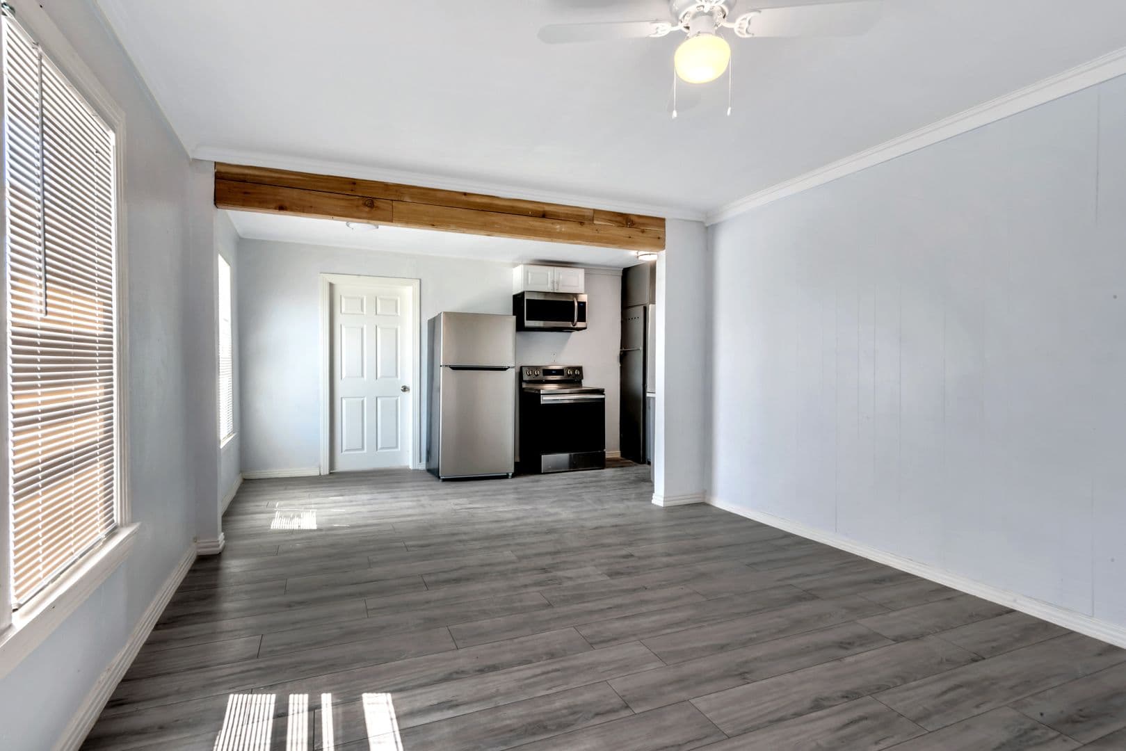Cleburne Apartment: 305 N Robinson St