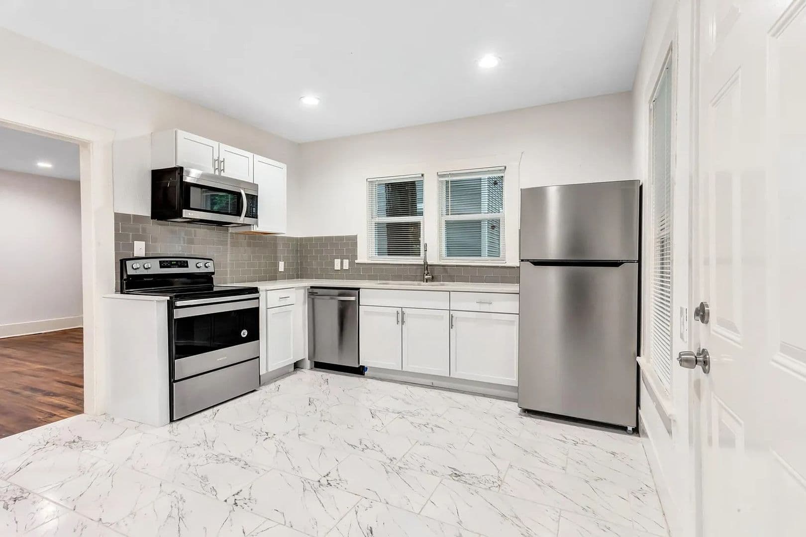 Denison Apartment: 425 East Sears Street, Denison, Texas 75021