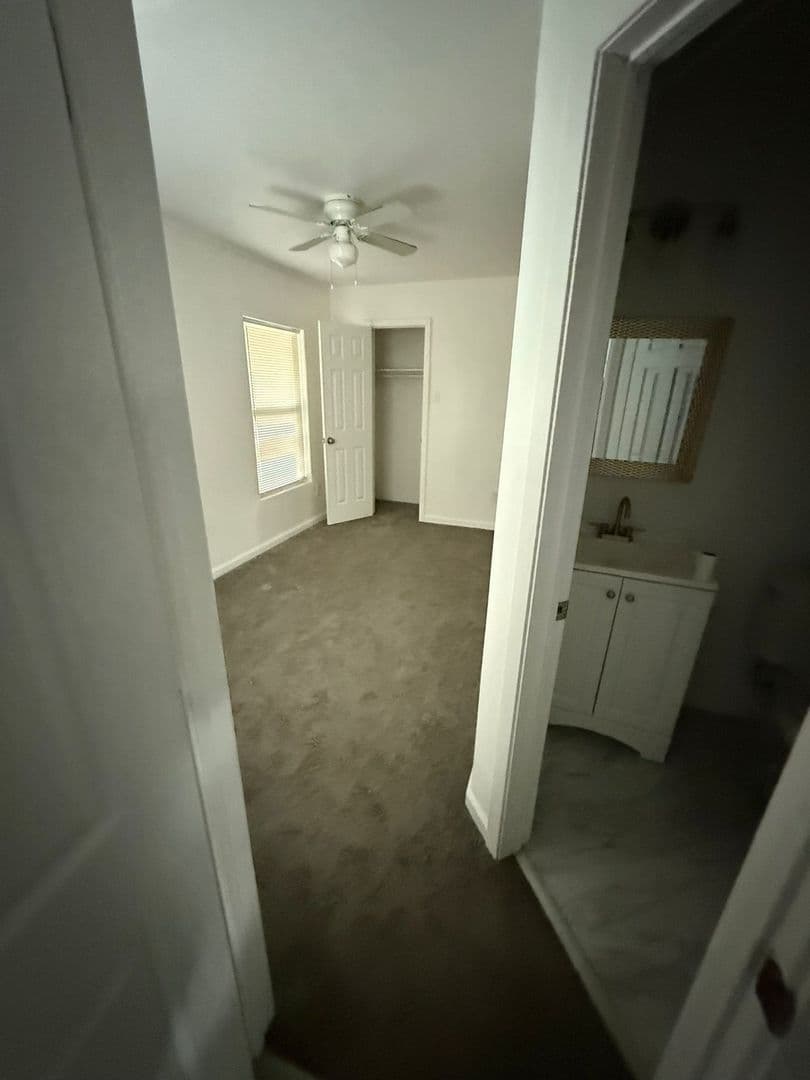 Bonham Apartment: 713 Sam Rayburn