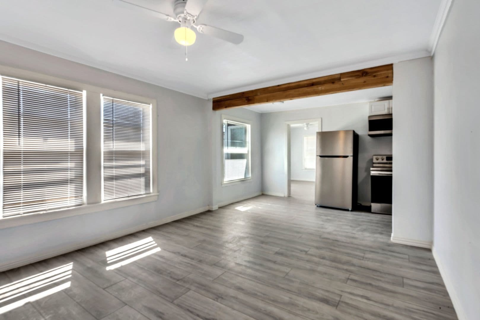 Cleburne Apartment: 305 N Robinson St