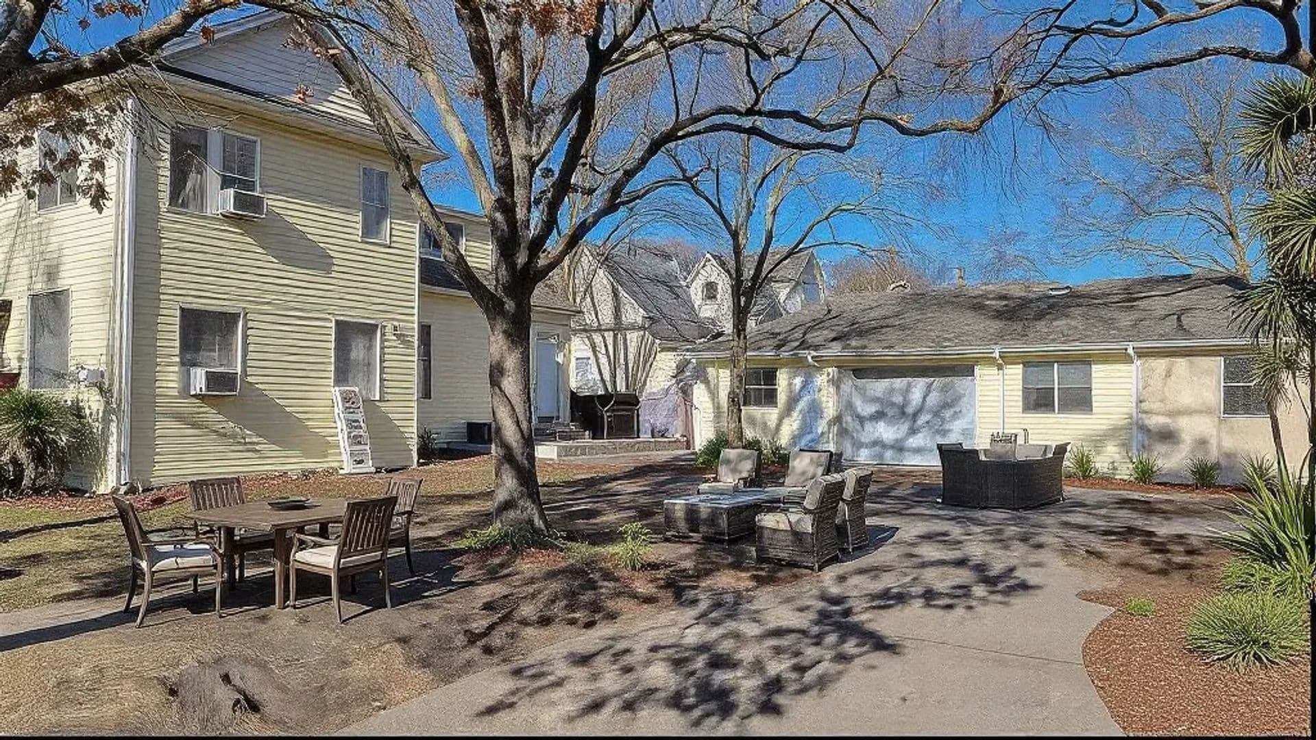 Sherman Apartment: 121 W Moore St