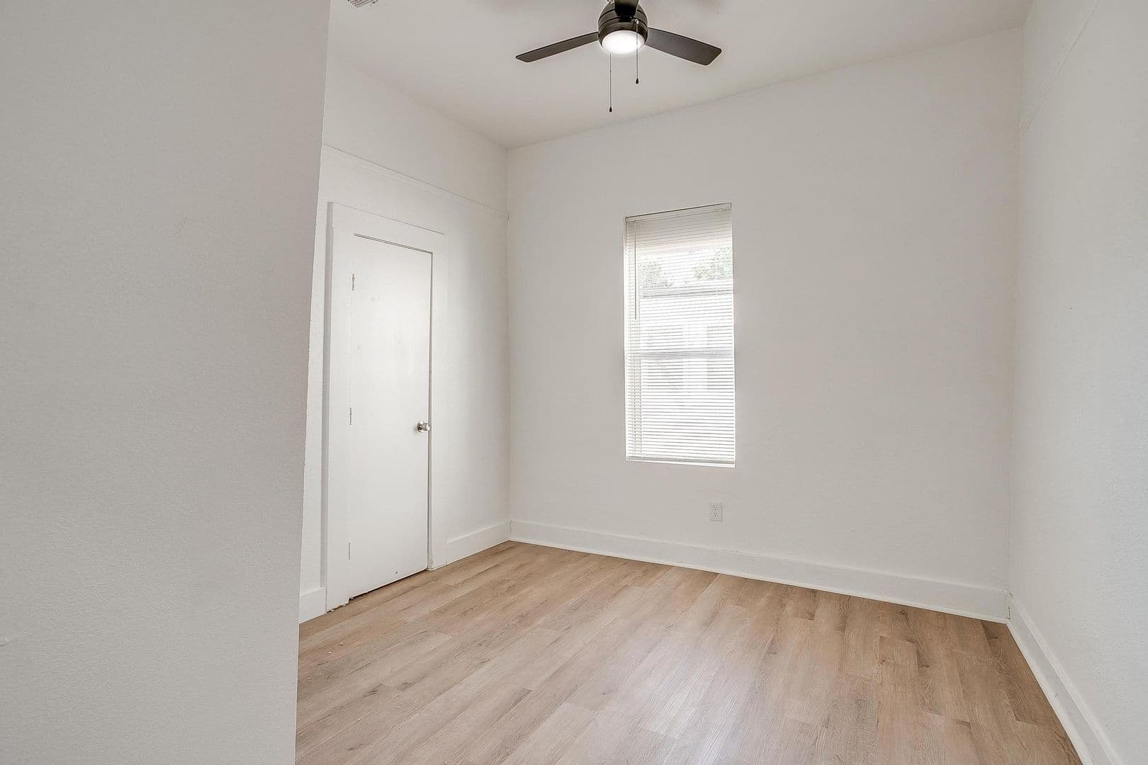 Fort Worth House: 712 W Butler St