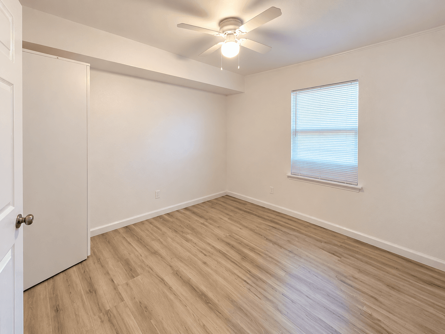 Wolfe City Apartment: 711 S Houston - #6