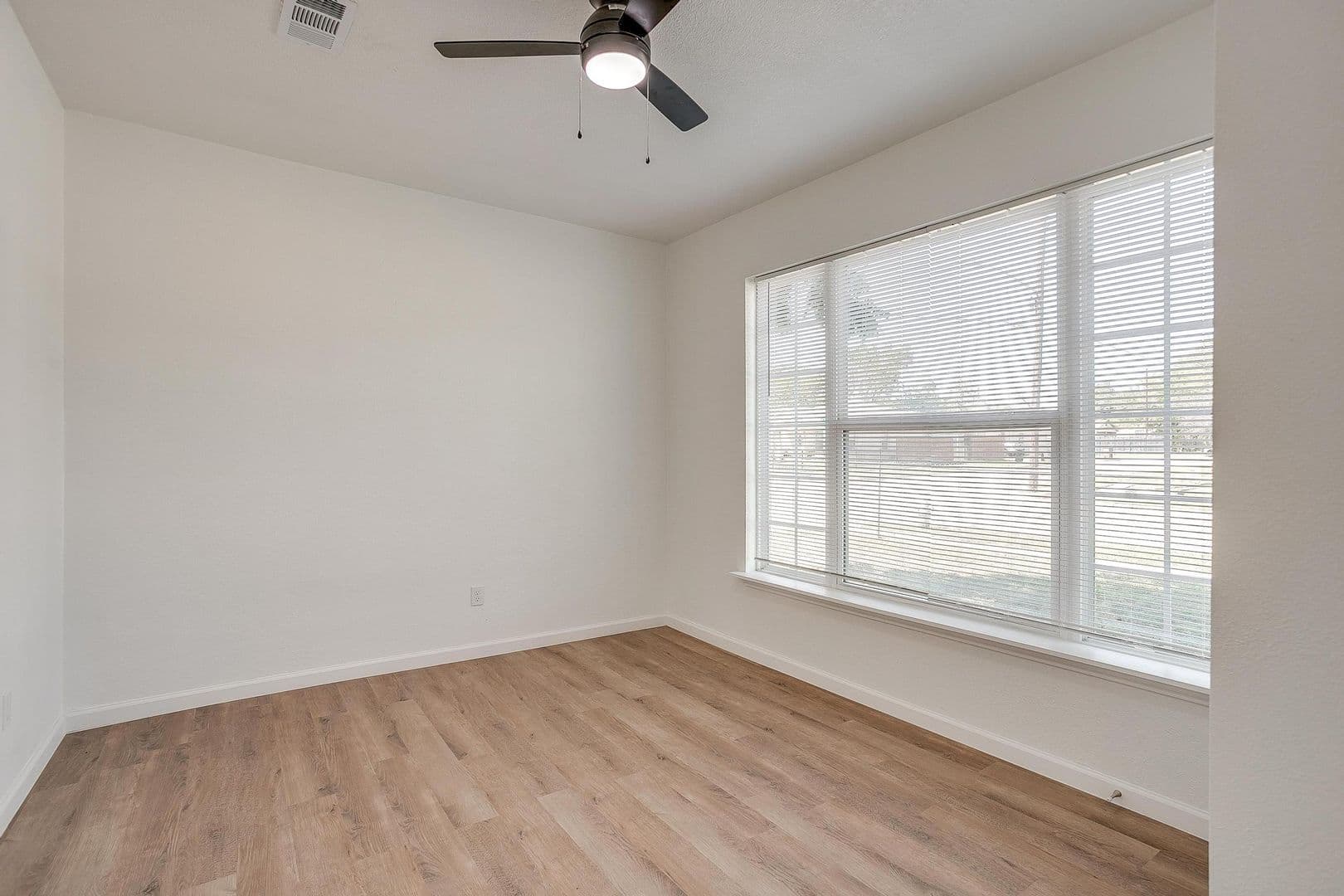 Fort Worth House: 3645 Travis Ave