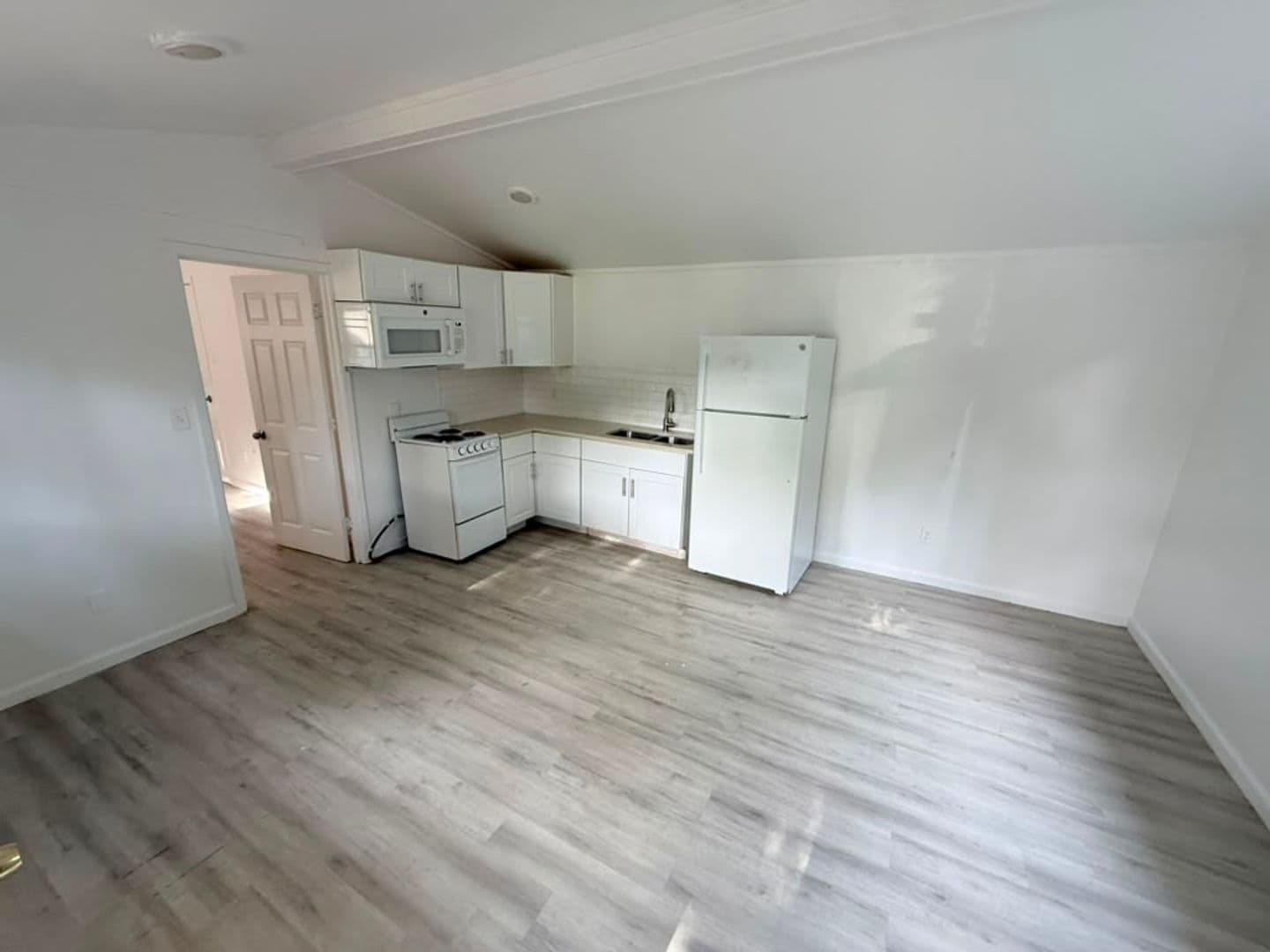 Wolfe City Apartment: 711 S Houston - #4