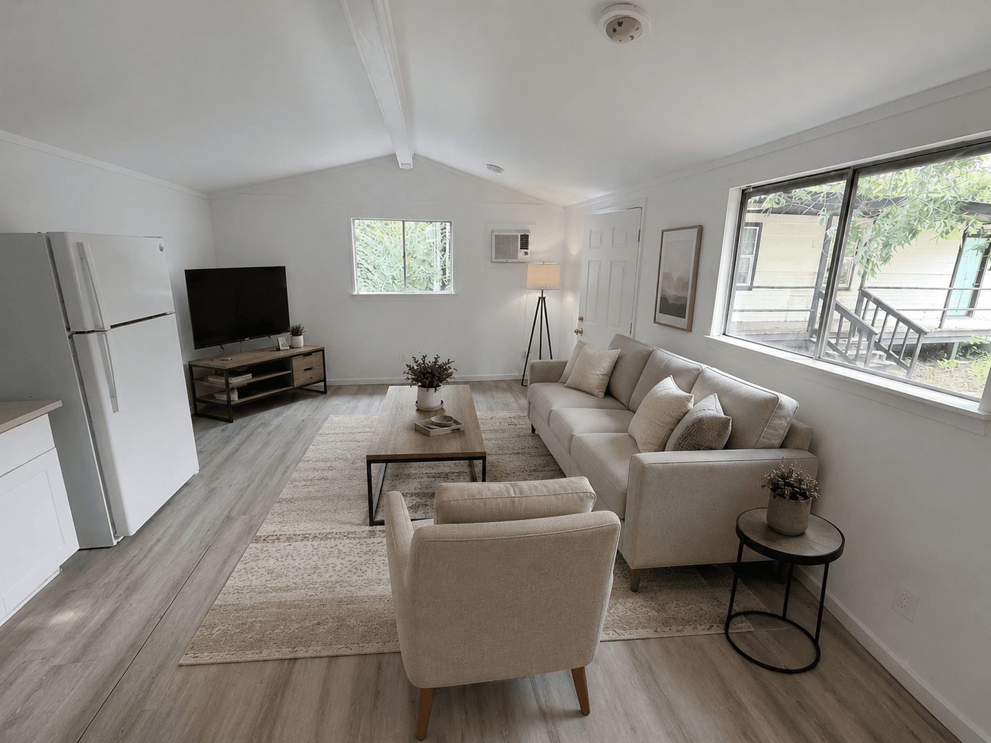 Wolfe City Apartment: 711 S Houston - #4