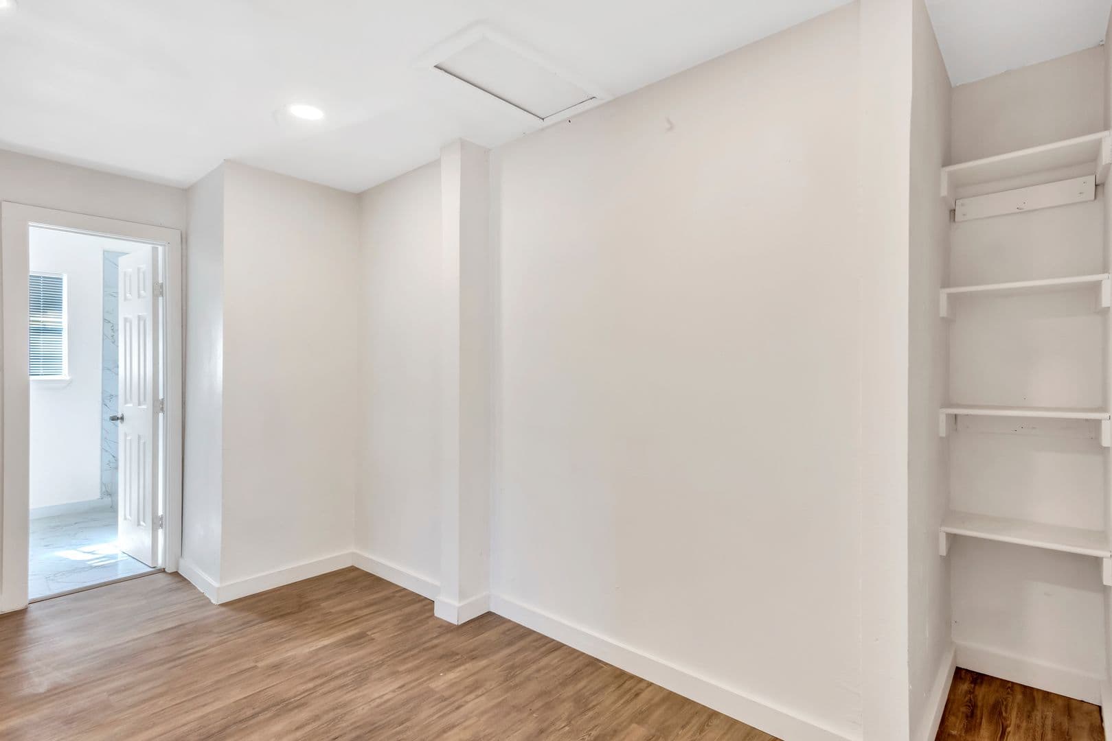 Canton Apartment: 397 Willis Point st