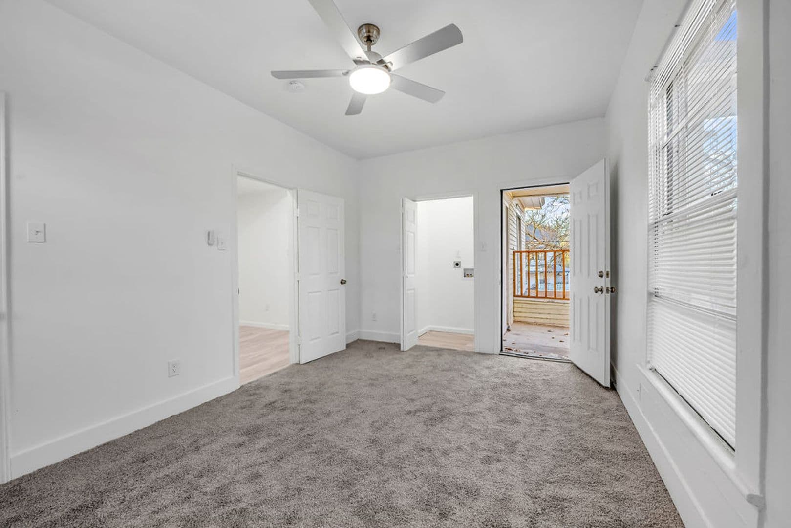 Denison Apartment: 526 W Munson St