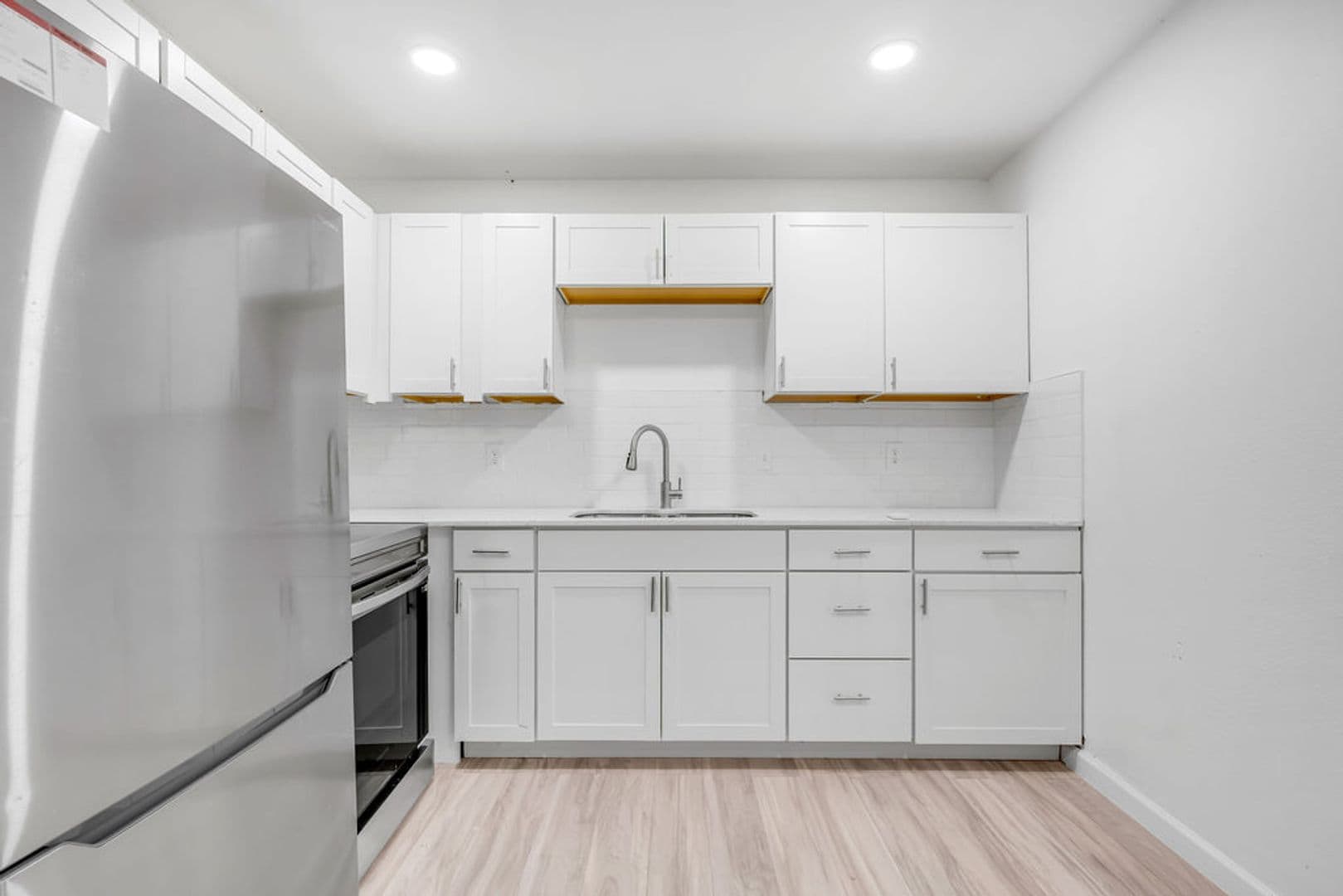 Denison Apartment: 526 W Munson St