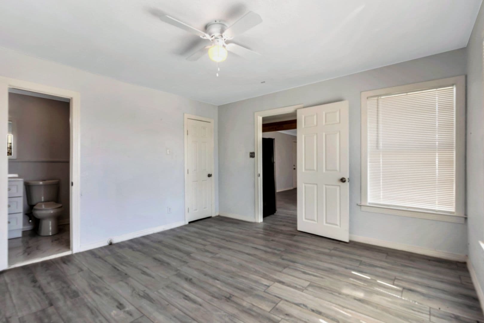 Cleburne Apartment: 305 N Robinson St
