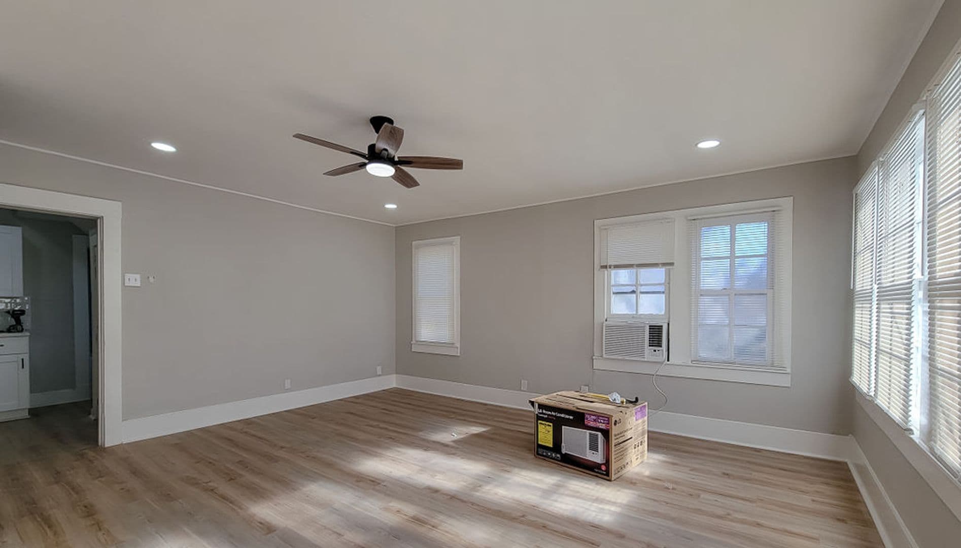Sherman Apartment: 121 W Moore St