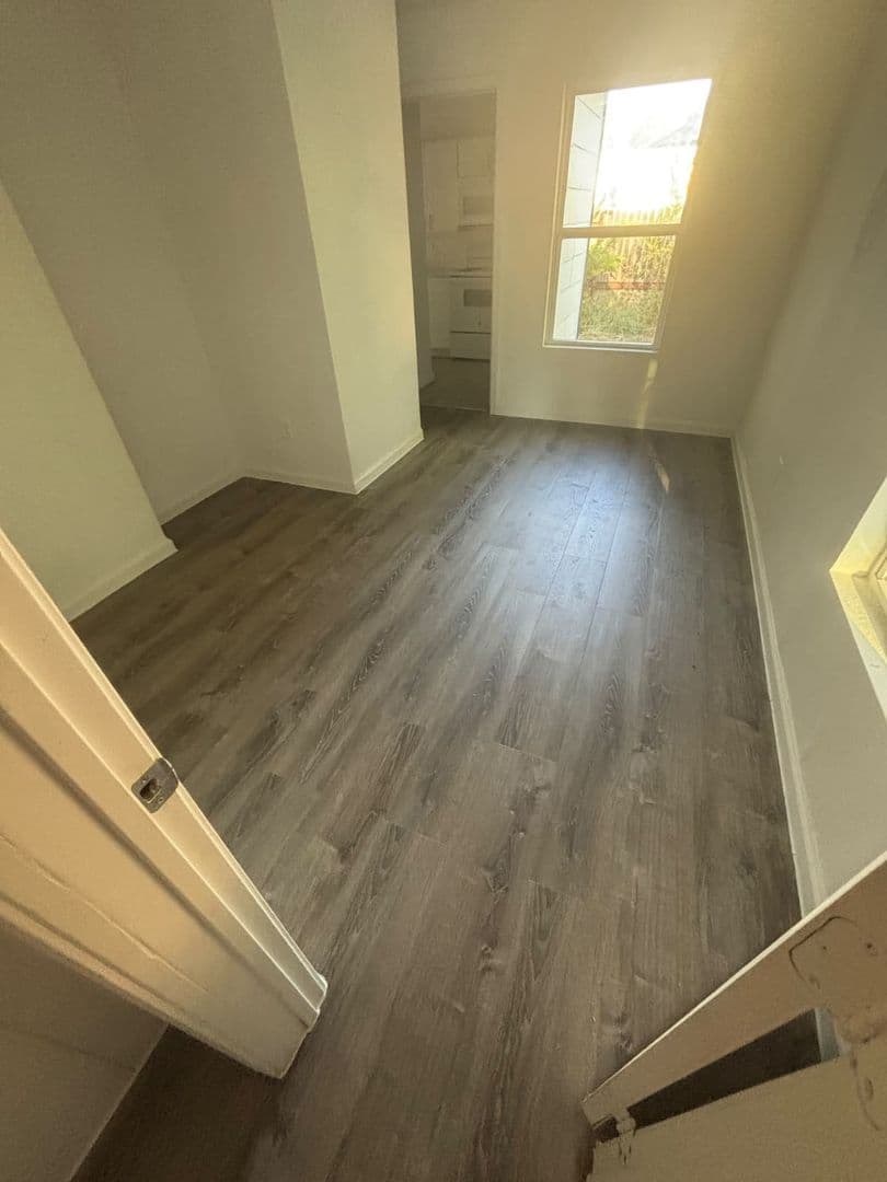 Bonham Apartment: 713 Sam Rayburn
