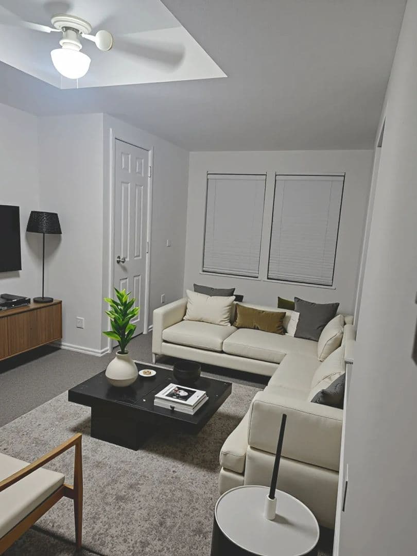 Whitney Apartment: 316 Bush Dr