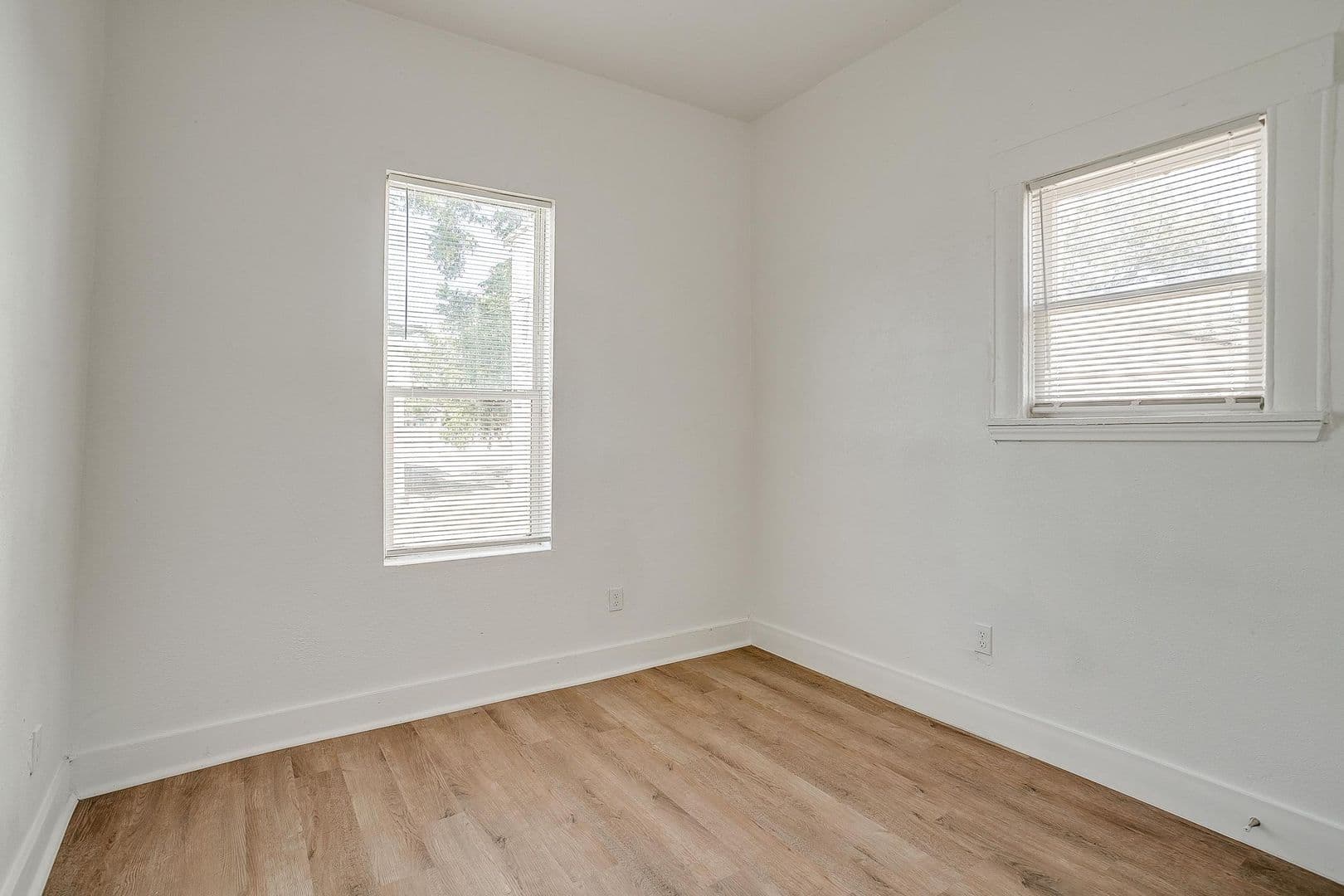 Fort Worth House: 712 W Butler St