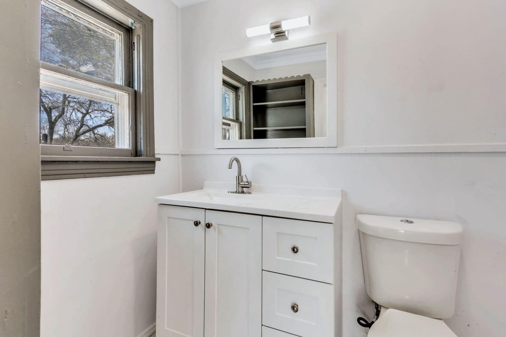 Cleburne Apartment: 305 N Robinson St