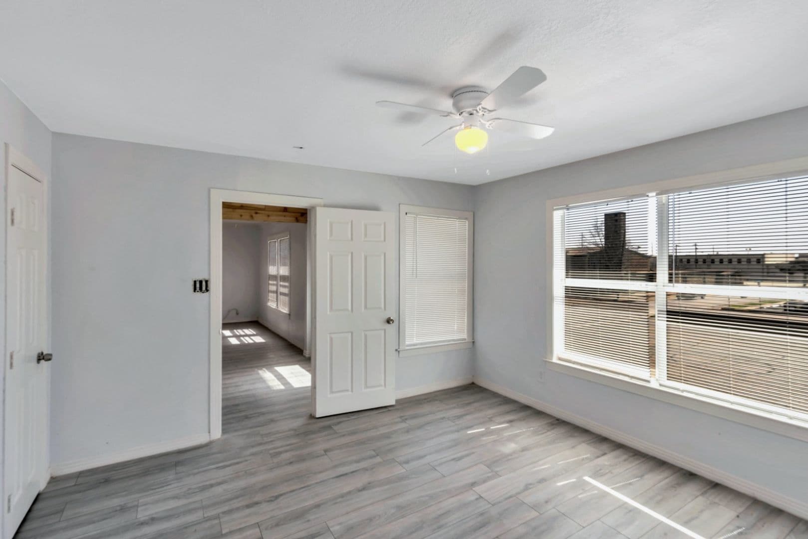 Cleburne Apartment: 305 N Robinson St