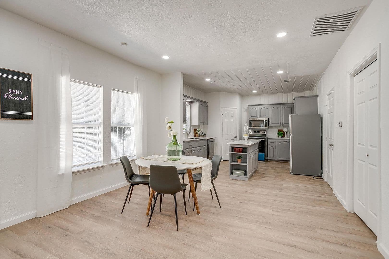 Fort Worth House: 3645 Travis Ave