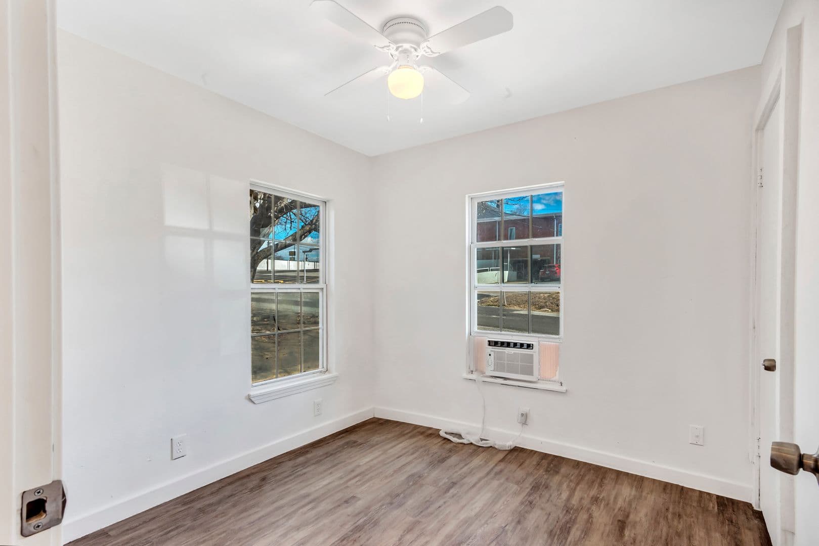 Canton Apartment: 397 Willis Point st