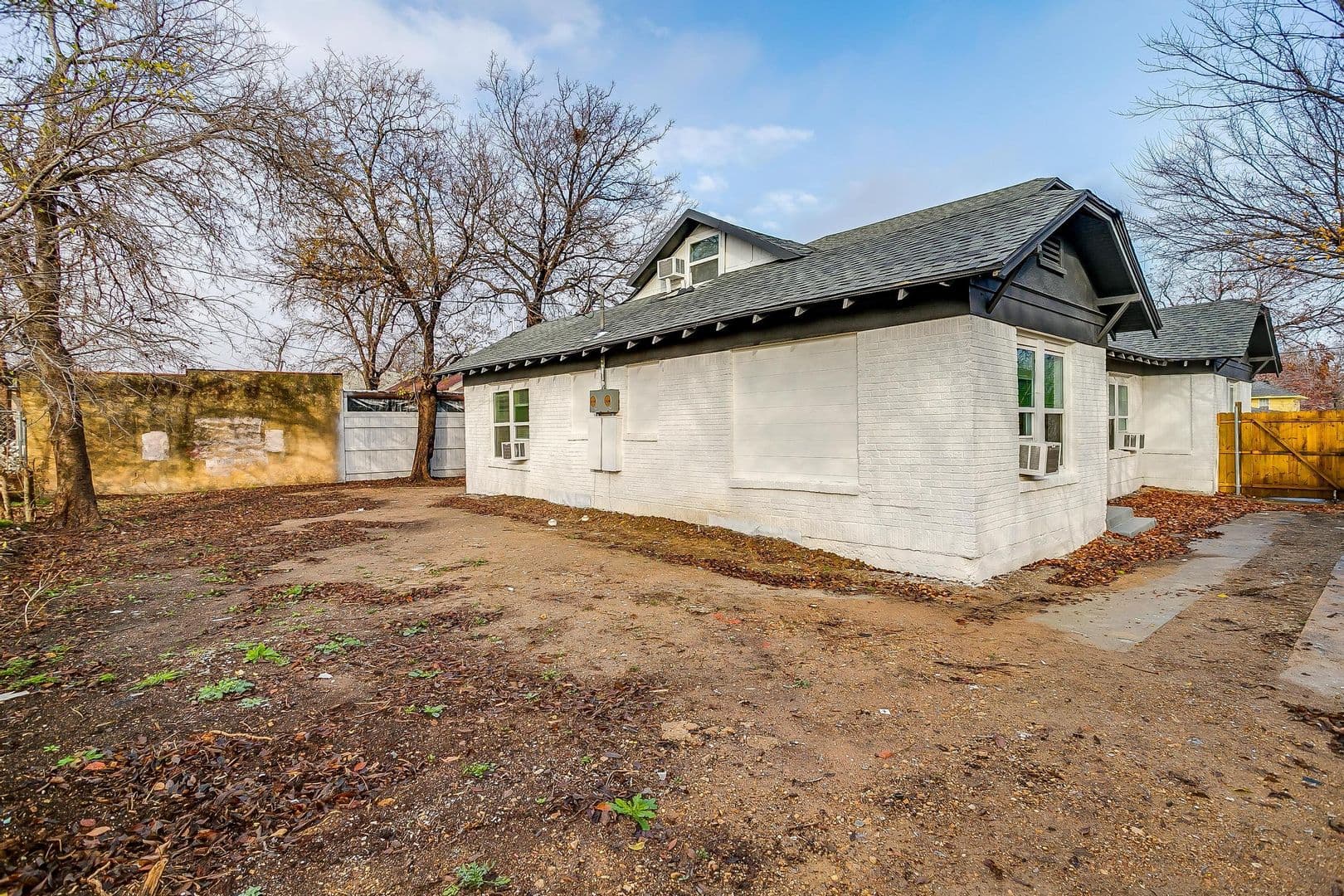 Fort Worth Apartment: 2722 E Vickery Blvd