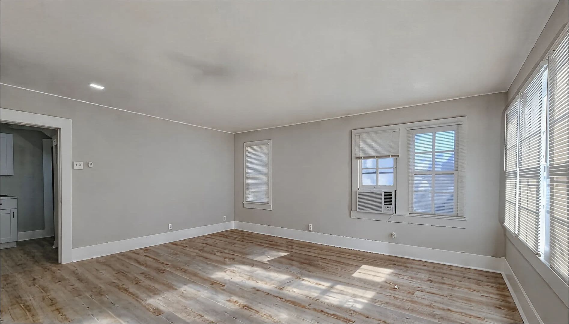 Sherman Apartment: 121 W Moore St
