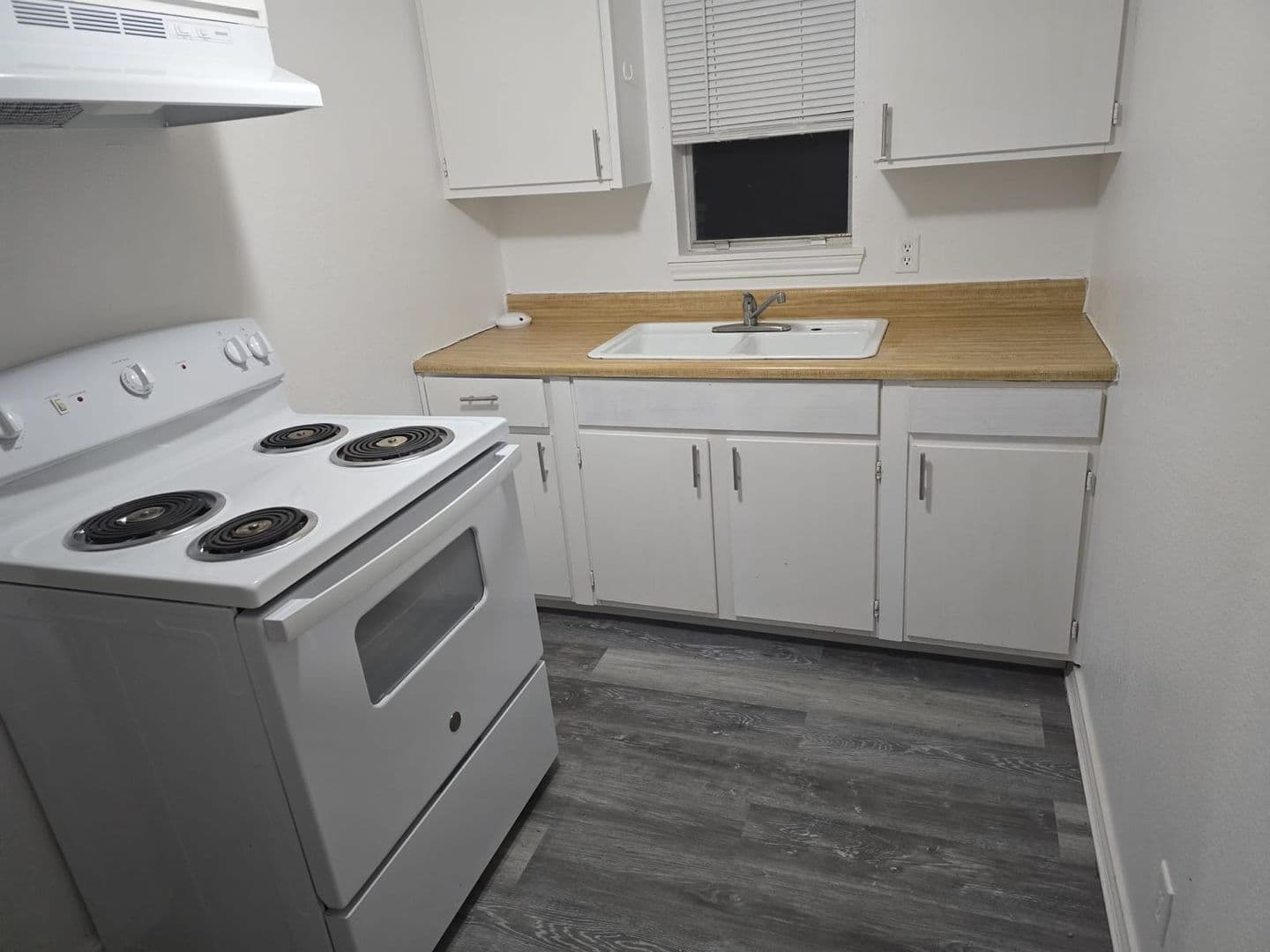 Whitney Apartment: 316 Bush Dr