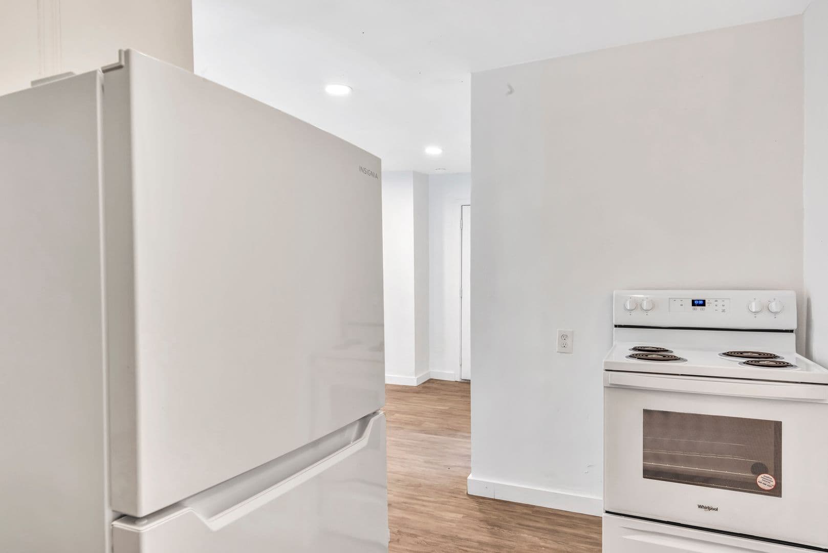 Canton Apartment: 397 Willis Point st
