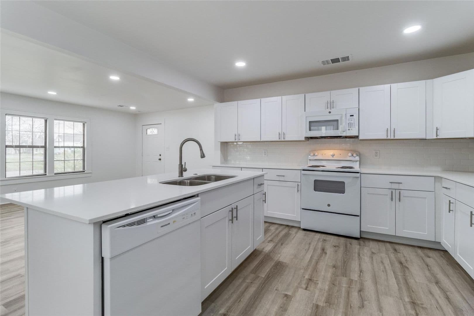 Denison Apartment: 912 S Armstrong ave./ 731 W. Hull Street.