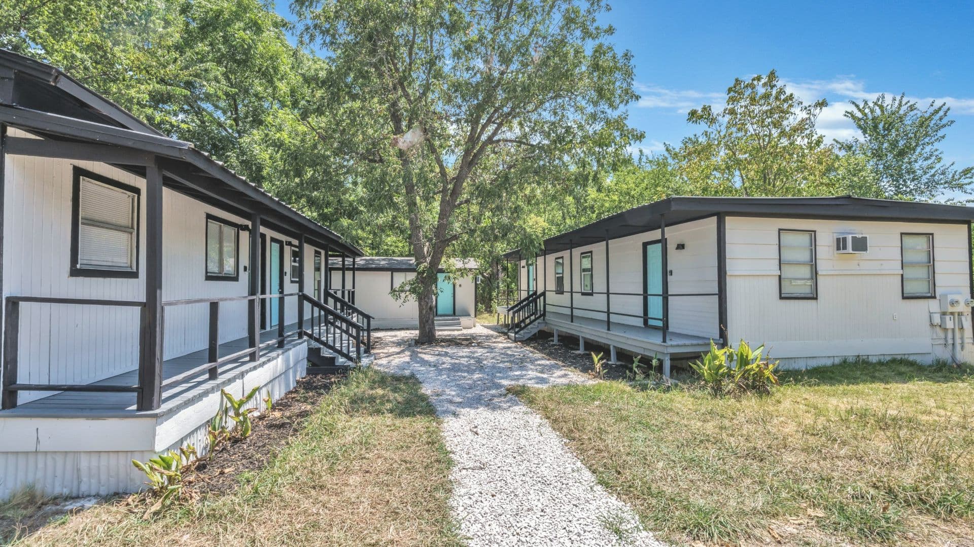 Wolfe City Apartment: 711 S Houston - #6