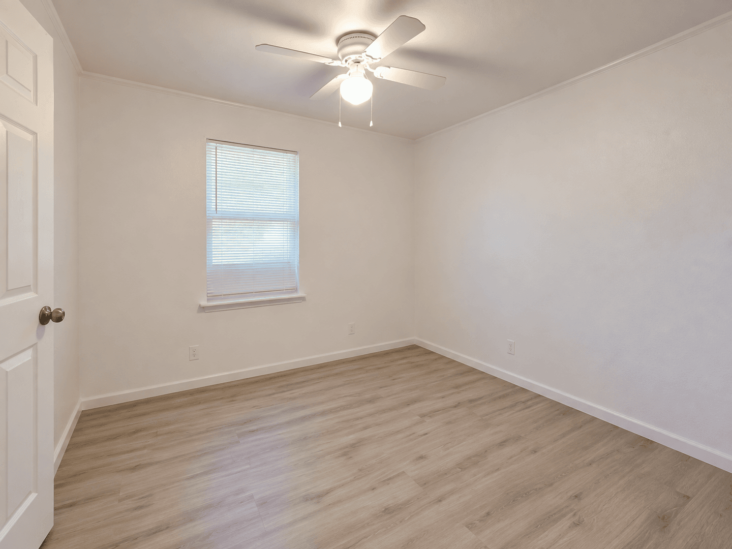 Wolfe City Apartment: 711 S Houston - #6