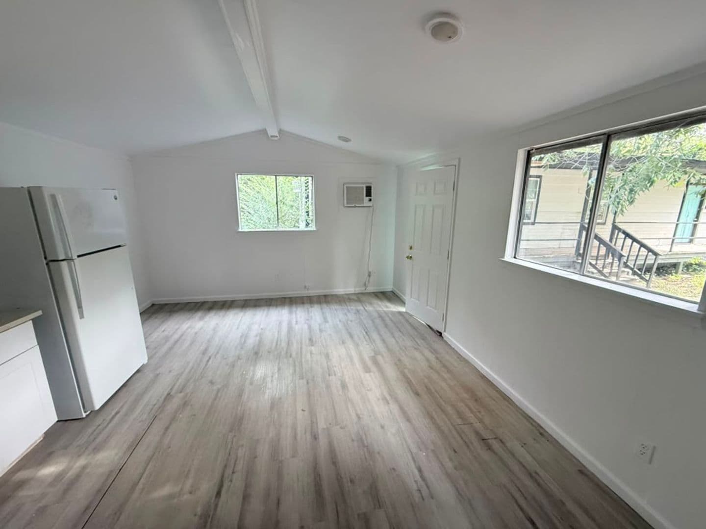 Wolfe City Apartment: 711 S Houston - #4