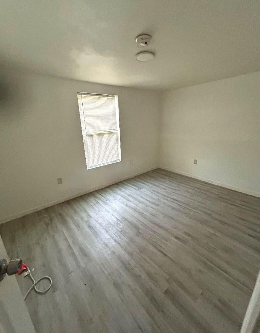 Commerce Apartment: 302 MLK Dr.